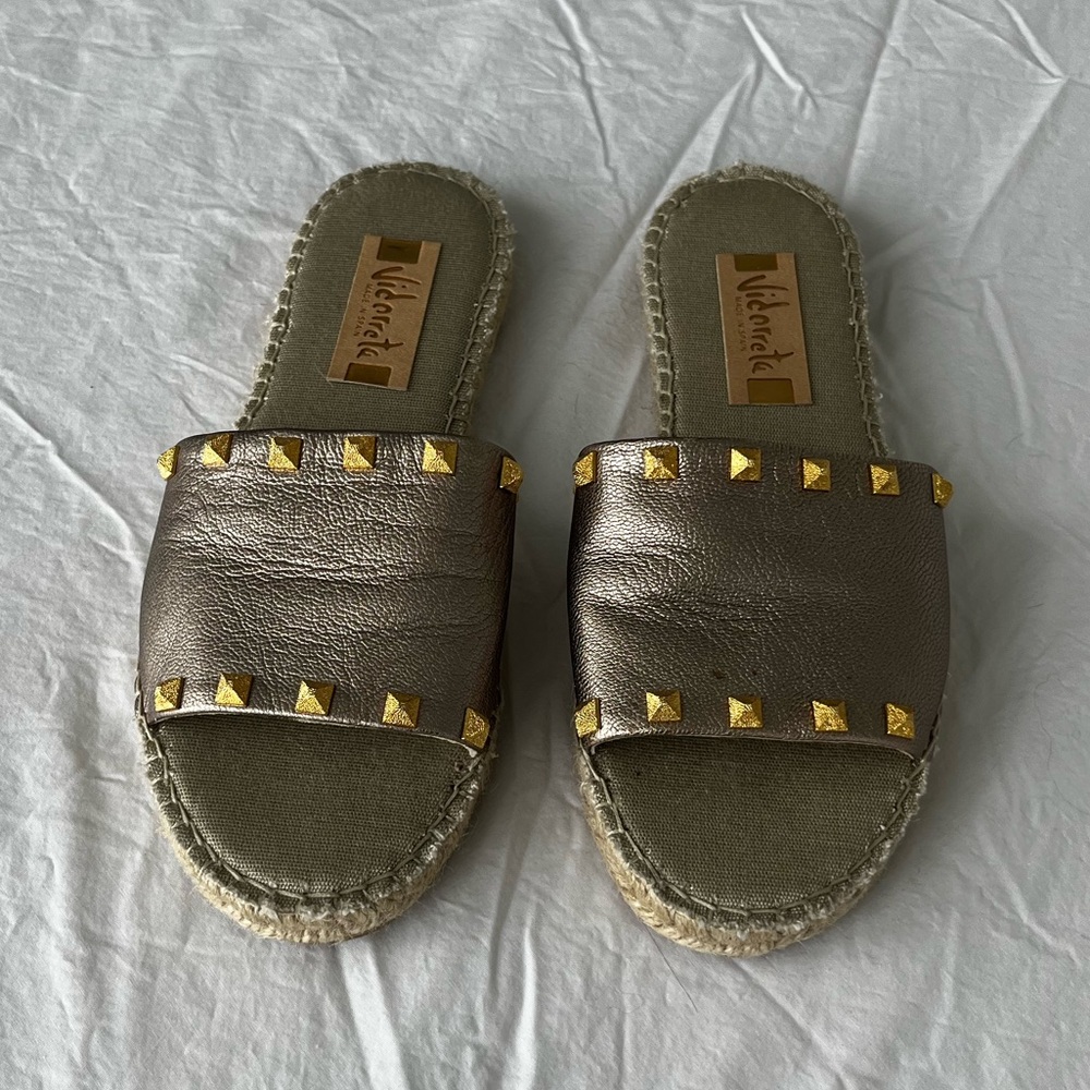 Leather stud slides